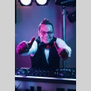 Die DJs mit der Roten Fliege – DJ Ecky jr.