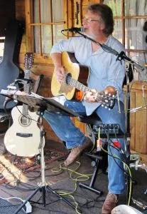 DS GUITARS UNPLUGGED