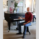 Salonpiano Artur Hermanni
