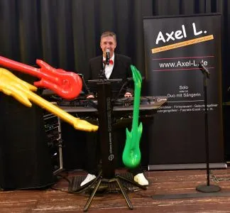AL-Entertainment, Axel L.