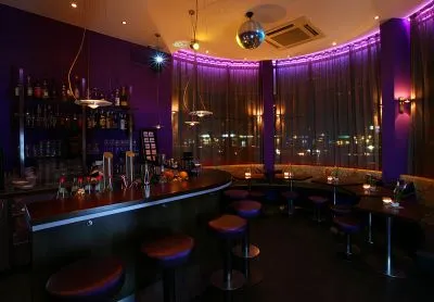 SEVEN bistro bar club